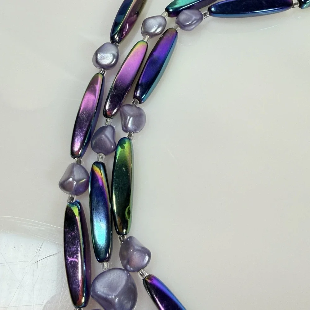 Vintage Triple Strand Necklace Oil Slick Glass & Lavender Lucite Beads 19